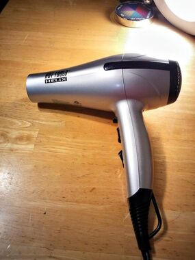 Hot Tools Helix Hair Dryer in Gray & Black